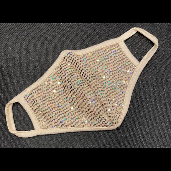 Adult face mask - Picture 1 of 3